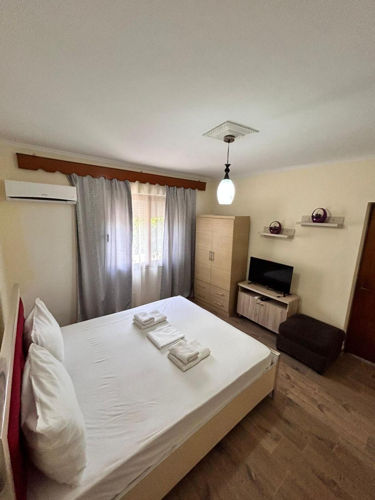 Green Villa Sarande Bagian luar foto