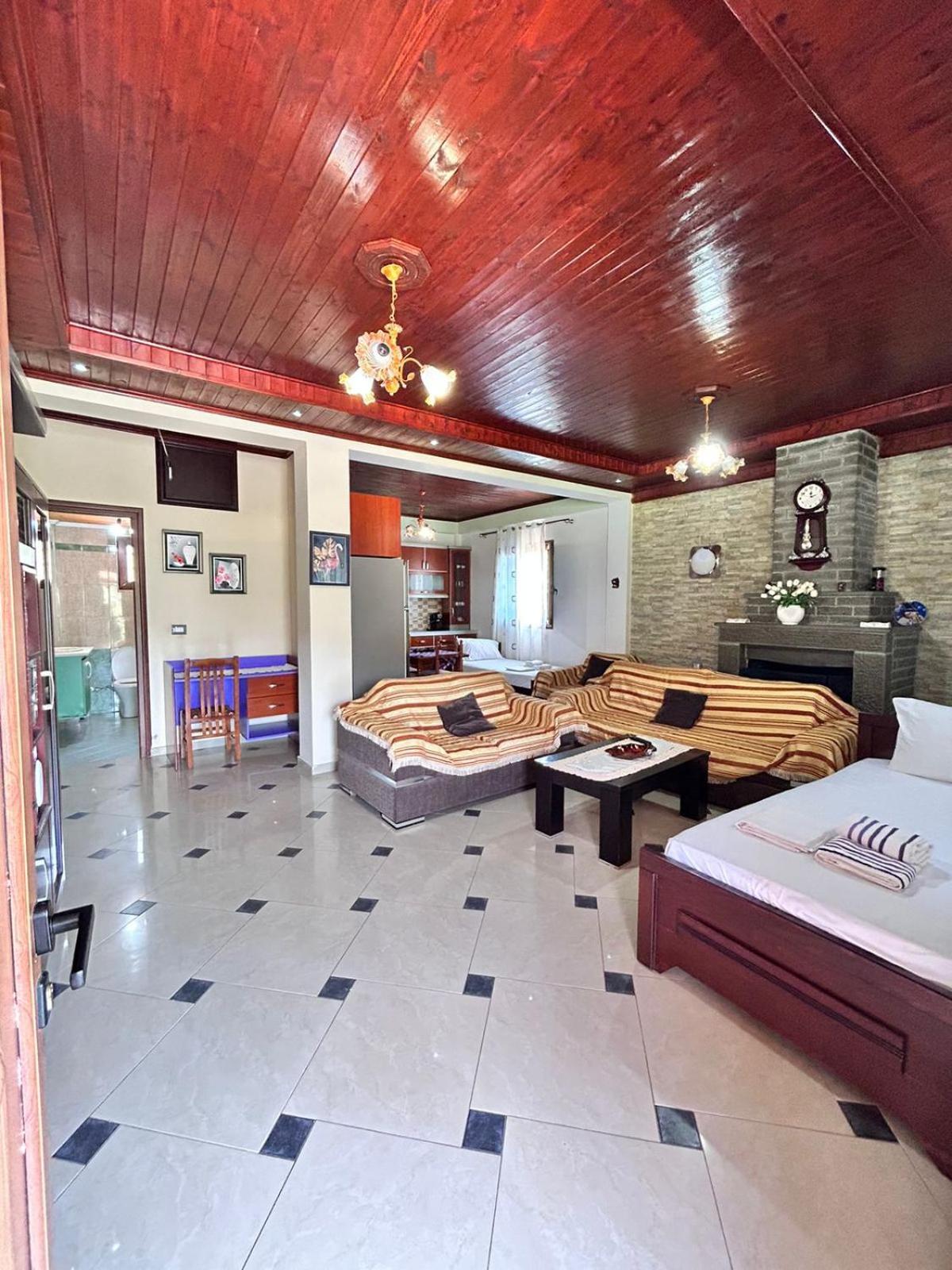 Green Villa Sarande Bagian luar foto