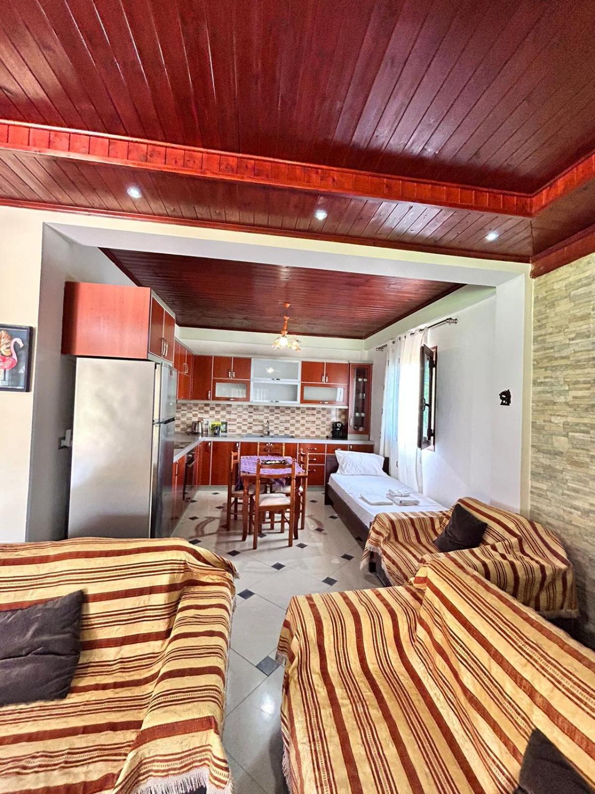 Green Villa Sarande Bagian luar foto