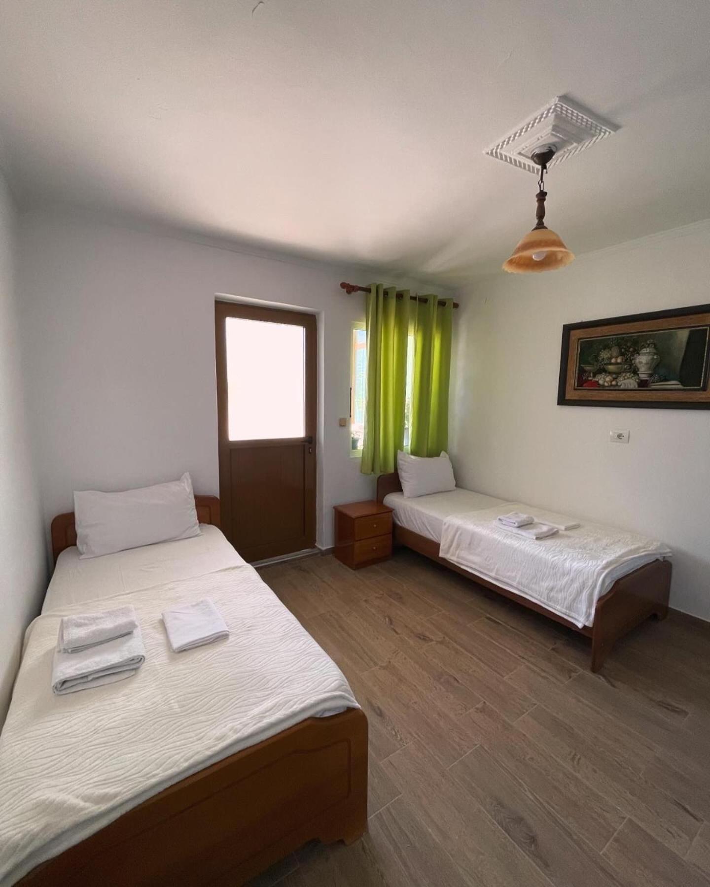 Green Villa Sarande Bagian luar foto